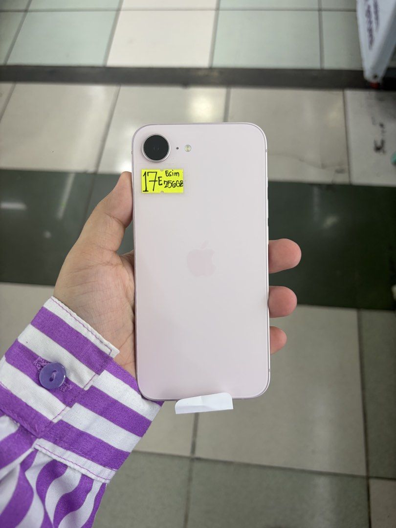 Iphone 17e 256gb 100% bh Esim unlock (Category: iPhone 17 Series) located in San Juan City. Submitted by javedsgadgetshop (Listing ID 1454760203, Image 2). Description: INSTALLMENT OPTIONS : SPAY LATER / GGIVES / CREDIT CARD / SKYRO / HOMECREDIT (BRANDNEW) WE BUY AND SELL SO PWEDE MAGBINTA OR SWAP ! Quick Specs : 💵 Iphone 17e •256gb •US Variant •100% batt health •Esim Unlock •99% Smoothness •No hidden issue | No Repaired •100% Authentic | Not Re