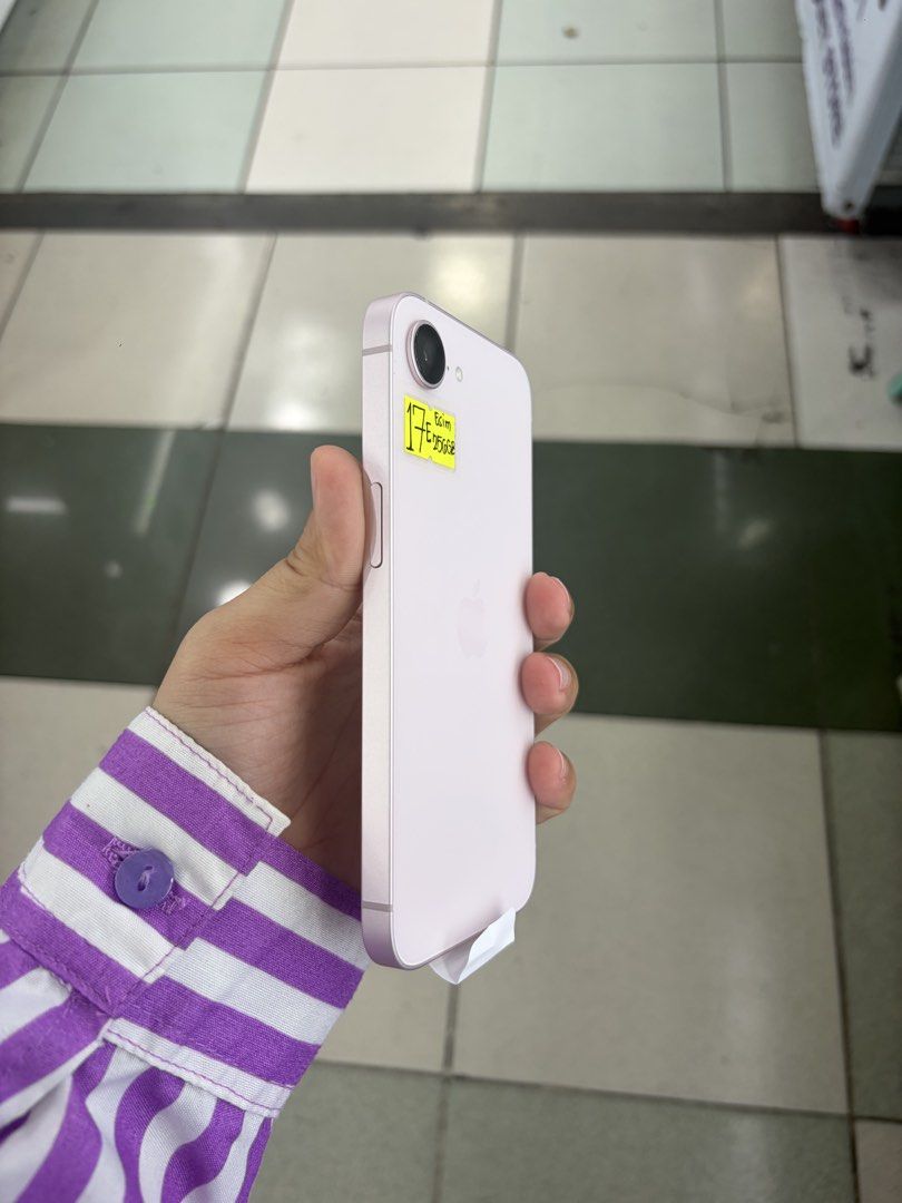 Iphone 17e 256gb 100% bh Esim unlock (Category: iPhone 17 Series) located in San Juan City. Submitted by javedsgadgetshop (Listing ID 1454760203, Image 3). Description: INSTALLMENT OPTIONS : SPAY LATER / GGIVES / CREDIT CARD / SKYRO / HOMECREDIT (BRANDNEW) WE BUY AND SELL SO PWEDE MAGBINTA OR SWAP ! Quick Specs : 💵 Iphone 17e •256gb •US Variant •100% batt health •Esim Unlock •99% Smoothness •No hidden issue | No Repaired •100% Authentic | Not Re