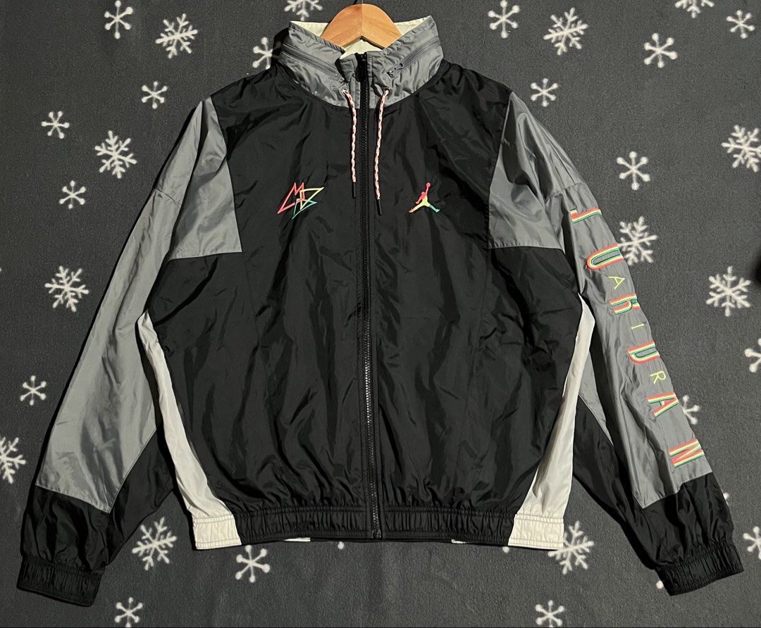 Jordan Windbreaker (Category: Coats, Jackets and Outerwear) located in Maribojoc. Submitted by nayer (Listing ID 1454784676, Image 3). Description: Men’s Air J0rd4n Sport Dna Embroidered Logo Colorblock Sports Woven Jacket Autumn Black Embroidered logos W/ 2 pockets Like new 10/10 color rate Medium on tag AD: W26 * L26.