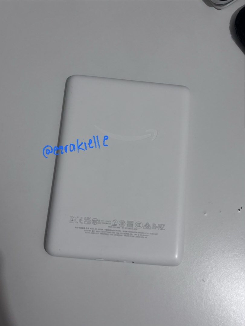 Kindle Basic 10th Generation (White) (Category: E-Readers) located in Quezon City. Submitted by ezrakielle (Listing ID 1454888759, Image 2). Description: Kindle Basic 10th Generation - with box, cord, and pink clear case! - 6gb storage - in good condition - with ads - will not entertain low priced offers :)) mop: gcash / paymaya loc: north edsa, qc can do meetups in trinoma or taft avenue :).