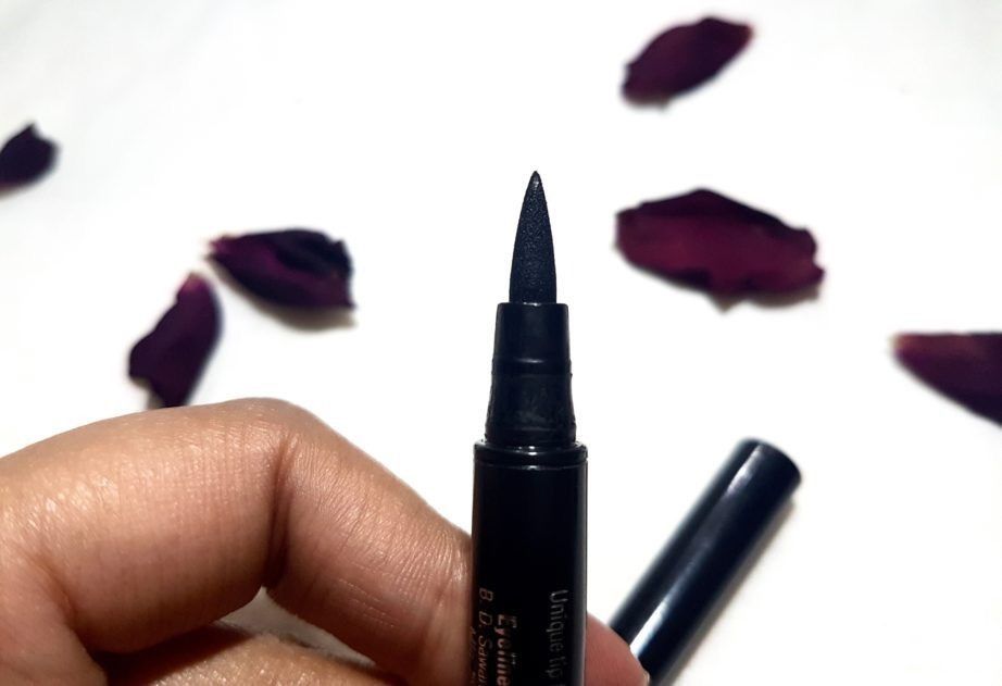 Lakme Absolute Pen Black Liquid Liner Eyeliner (Category: Makeup) located in Marikina City. Submitted by minimalistmanila (Listing ID 1454832979, Image 2). Description: Lakme black color, from India. Regular size. Order now! .
