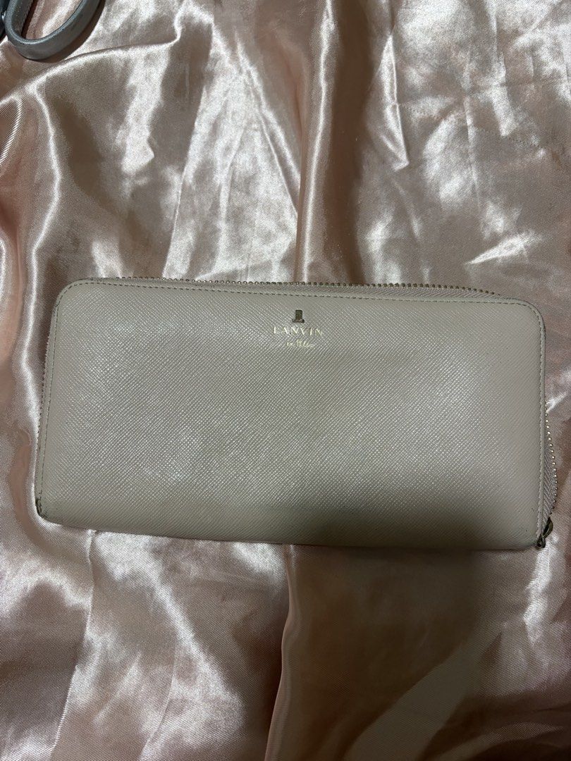 Lanvin Light Pink Wallet (Category: Luxury Bags & Wallets) located in Caloocan City. Submitted by bags_story (Listing ID 1454849575, Image 1). Description: -Puller is missing.