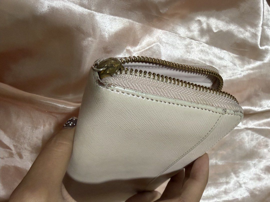 Lanvin Light Pink Wallet (Category: Luxury Bags & Wallets) located in Caloocan City. Submitted by bags_story (Listing ID 1454849575, Image 3). Description: -Puller is missing.