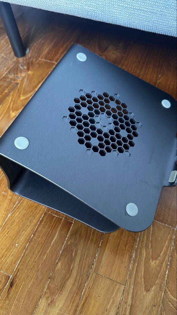 Laptop Riser (Category: Mounts & Holders) located in Singapore. Submitted by c.cyeo (Listing ID 1454840916, Image 2). Description: Solid laptop riser, no defects. Self collect from Tanah Merah .