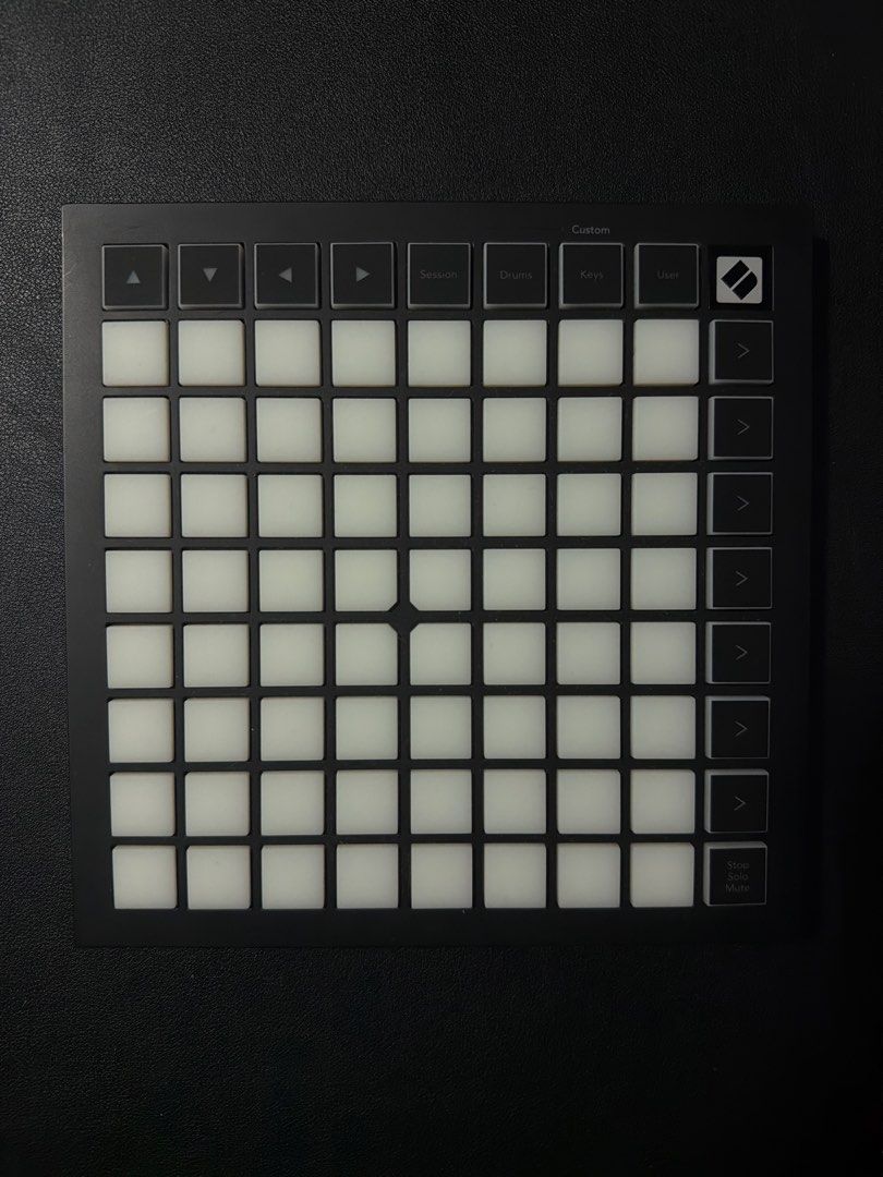 Launchpad mini (Category: Music Accessories) located in Singapore. Submitted by wallacewacko123 (Listing ID 1454931252, Image 1). Description: - Launchpad Mini good condition - Negotiable .