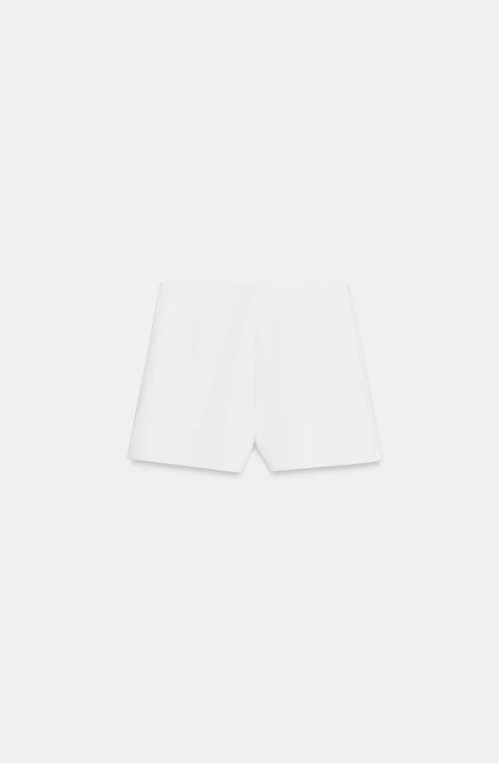 LF ZARA TAILORED WHITE SHORTS - SIZE MEDIUM (Category: Shorts) located in Mexico. Submitted by jadepreloved.239 (Listing ID 1454908388, Image 3). Description: LF ZARA TAILORED SHORTS - WHITE - PRELOVED/BNEW - SIZE MEDIUM.