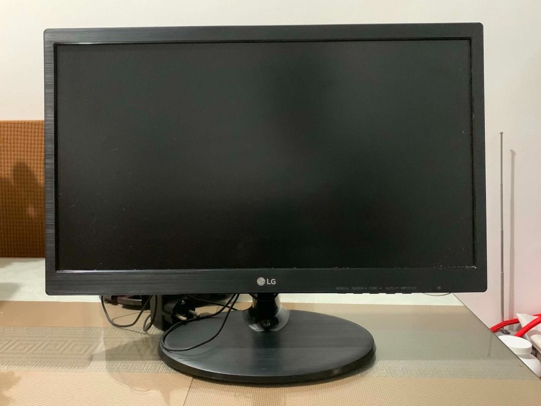 LG Computer Monitor (Category: Monitor Screens) located in Manila. Submitted by jenicasells (Listing ID 1454905927, Image 1). Description: - LG Computer Monitor - Sleek black casing - Includes power adapter and necessary cables - Ideal for everyday use and general tasks - Fully functional and working well - Selling as I've upgraded my computer setup.