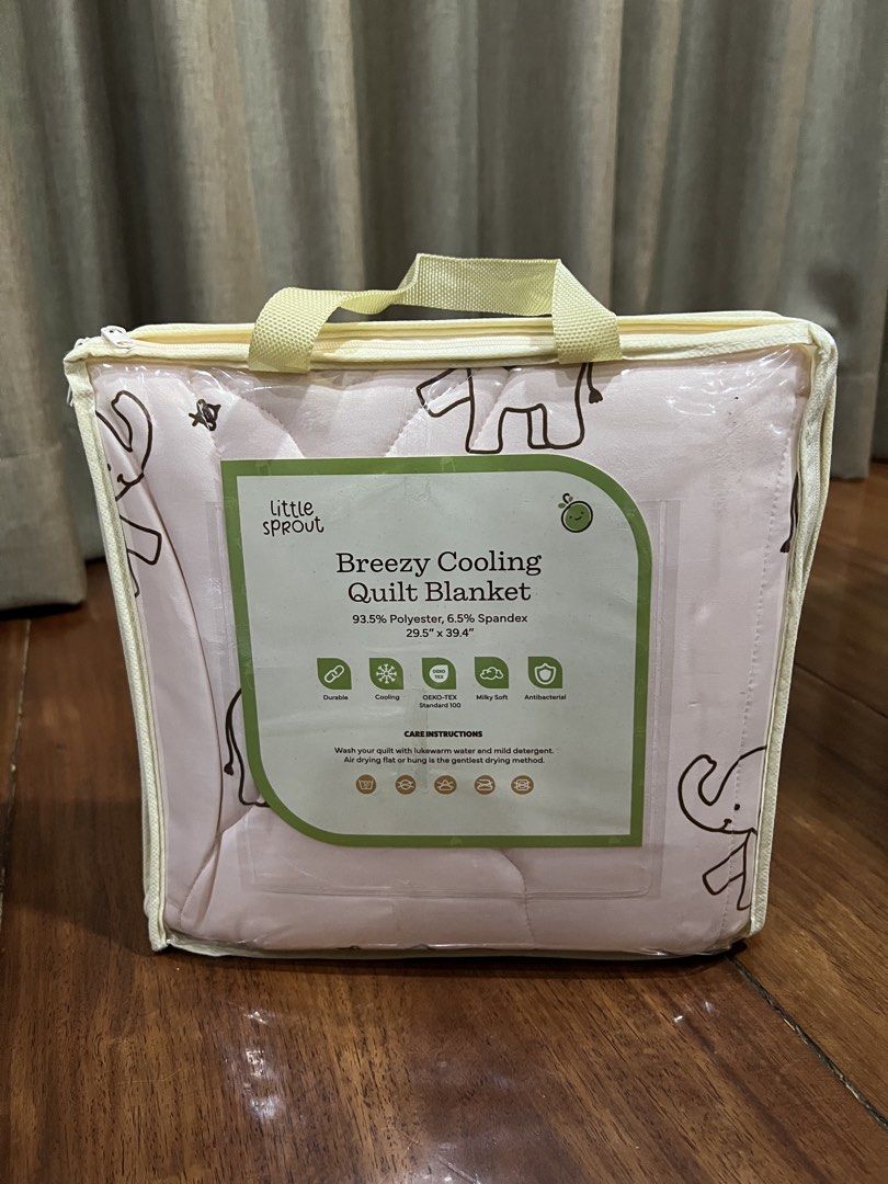 Little Sprout Breezy Cooling Quilt Blanket (Category: Bedding & Towels) located in Marikina City. Submitted by kkkristineee (Listing ID 1454944589, Image 1). Description: - Little Sprout Breezy Cooling Quilt Blanket - Made with 93.5% Polyester & 6.5% Spandex - Size: 29.5" x 39.4" - Features: Durable, Cooling, OEKO-TEX Certified, Milky Soft, Antibacterial - Care: Wash with lukewarm water & mild detergent. Air dry flat or hung..