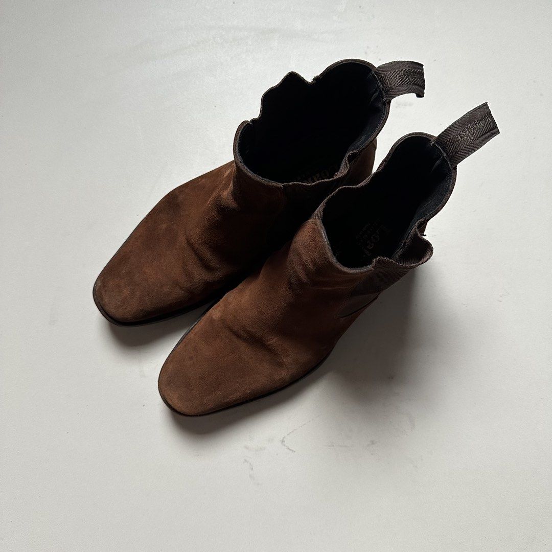Loake suede boots (Category: Boots) located in Cagayan de Oro. Submitted by _dnever (Listing ID 1454888192, Image 2). Description: Garter bit loose.