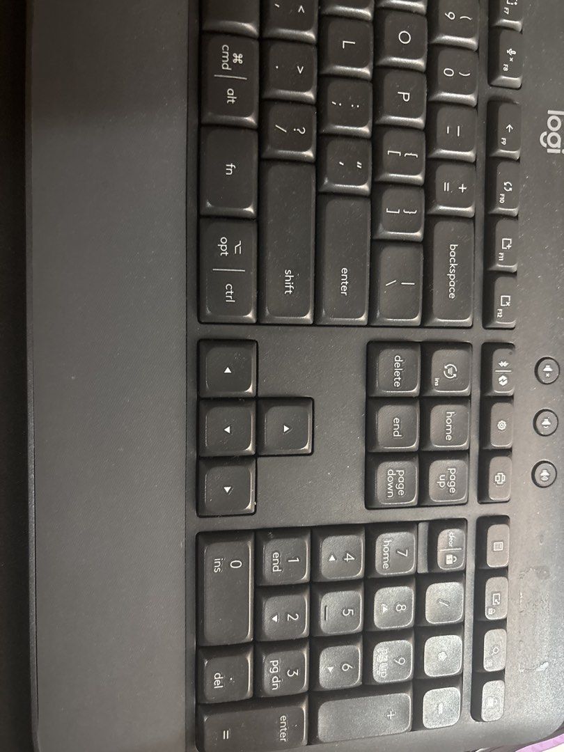 Logitech Wireless Keyboard (Category: Computer Keyboard) located in Manila. Submitted by scaparas (Listing ID 1454869811, Image 3). Description: - Logitech Wireless Bluetooth Keyboard - Full-size layout with numeric keypad - Reliable wireless connectivity - Ideal for home and office use - Feel free to ask any questions!.