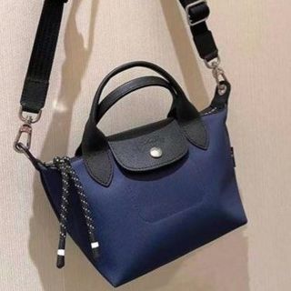 （分類：）位於 。 由 bellezza. 提交（商品編號 1454753525，圖片 1）。簡介： 。