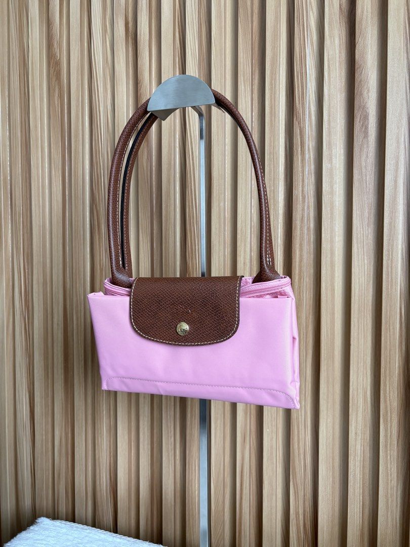 LONGCHAMP MEDIUM SHOULDER BAG LONG HANDLE IN GUMAUVE (Category: Shoulder Bags) located in Imus. Submitted by dumpitlikeaqueen (Listing ID 1454800656, Image 3). Description: • Store-bought in Taiwan • With zip bag & paper bag • Open for layaway • Instagram Shop: @dumpitlikeaqueen.