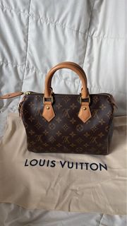 (Category: ) located in . Submitted by luxbag88 (Listing ID 1454783093, Image 1). Description: .