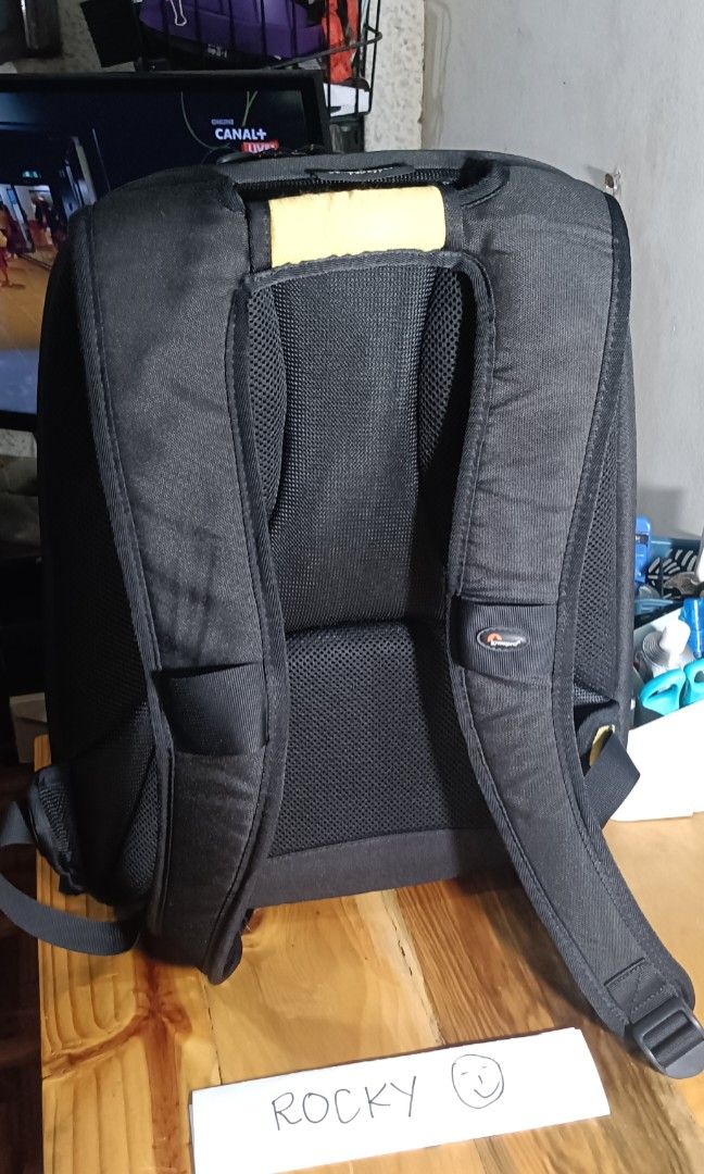 LowePro CompuDaypack Camera & Laptop Backpack (nol21) (Category: Backpacks) located in Quezon City. Submitted by rockymagna82486 (Listing ID 1454757212, Image 3). Description: erified seller pre loved authentic slightly used pls check pictures 17x14x8" 31liters can fit 17" laptop with camera compartments pass sa swap location CUBAO QC.