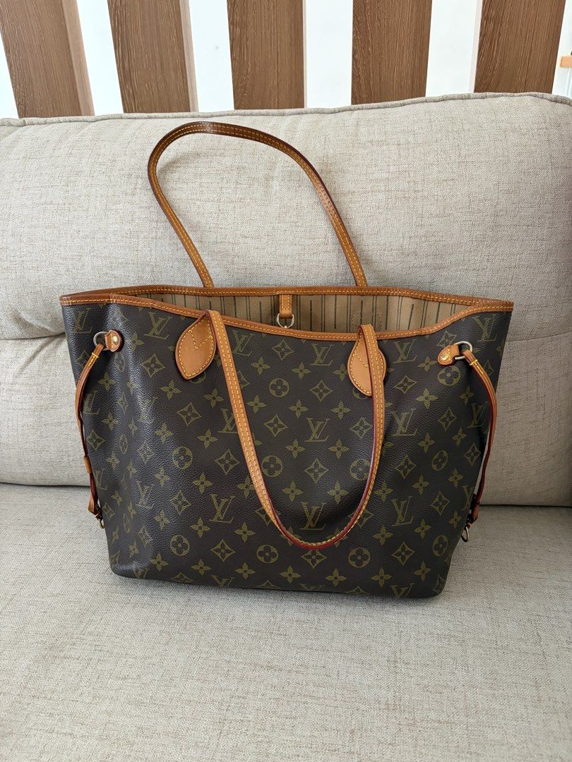 Louis Vuitton Neverfull (Category: Luxury Bags & Wallets) located in Batangas. Submitted by misskorea16 (Listing ID 1454841639, Image 2). Description: Still in good condition Super nice and pretty .