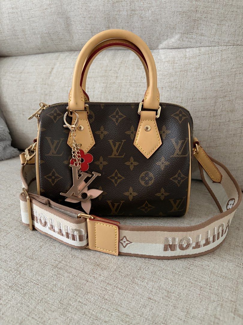 LV Speedy 20 (Category: Luxury Bags & Wallets) located in Batangas. Submitted by misskorea16 (Listing ID 1454839383, Image 1). Description: Comes with free bqg charm Complete inclusions Like new.