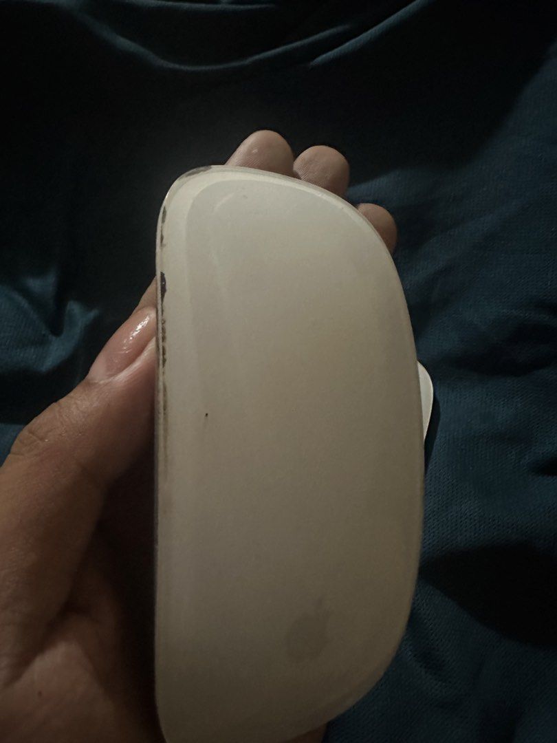 Magic Mouse 2 (Category: Mouse & Mousepads) located in Quezon City. Submitted by kyleeee_4 (Listing ID 1454946713, Image 2). Description: Magic Mouse 2 Thunderbolt Magic Mouse 2 (A) >1,500 PHP >Cosmetic issue (chipping nung white) but wala namang effect sa performance Magice Mouse 2 (B) (not availble anymore) >1,800 > No issue + 300 if u want to throw in a thurderbolt cable Works perfectly well with macbooks, ipads and imacs RFS: aint using anymo
