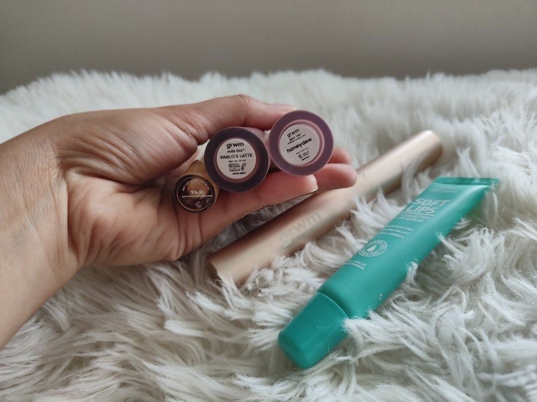 Makeup bundle - luna set (free sf) (Category: Makeup) located in Cavite. Submitted by itstrish23 (Listing ID 1454765730, Image 2). Description: Sold as set (FREE SHIPPING) fix price This bundle comes with: •GRWM lengthening mascara (used twice) •GRWM milktint shade Honeydew (NEW) w/ box •GRWM milktint old ver. Pablo's latte (used twice) •ISSY Active concealer shade YL2 (swatched only) •LUXE ORGANIX lip scrub (NEW) Steal price / Sulit bundle deals