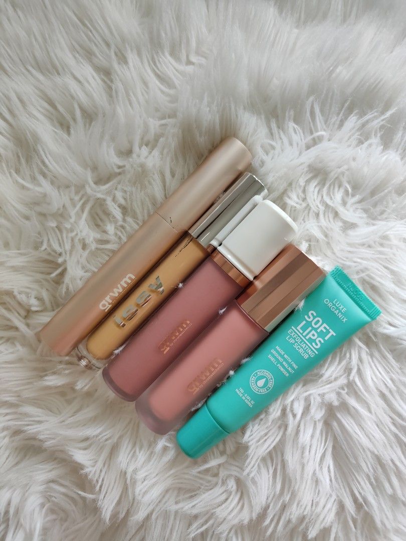 Makeup bundle - luna set (free sf) (Category: Makeup) located in Cavite. Submitted by itstrish23 (Listing ID 1454765730, Image 1). Description: Sold as set (FREE SHIPPING) fix price This bundle comes with: •GRWM lengthening mascara (used twice) •GRWM milktint shade Honeydew (NEW) w/ box •GRWM milktint old ver. Pablo's latte (used twice) •ISSY Active concealer shade YL2 (swatched only) •LUXE ORGANIX lip scrub (NEW) Steal price / Sulit bundle deals