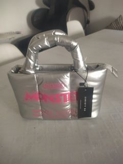 (Category: ) located in . Submitted by st3preloved (Listing ID 1454797180, Image 1). Description: .