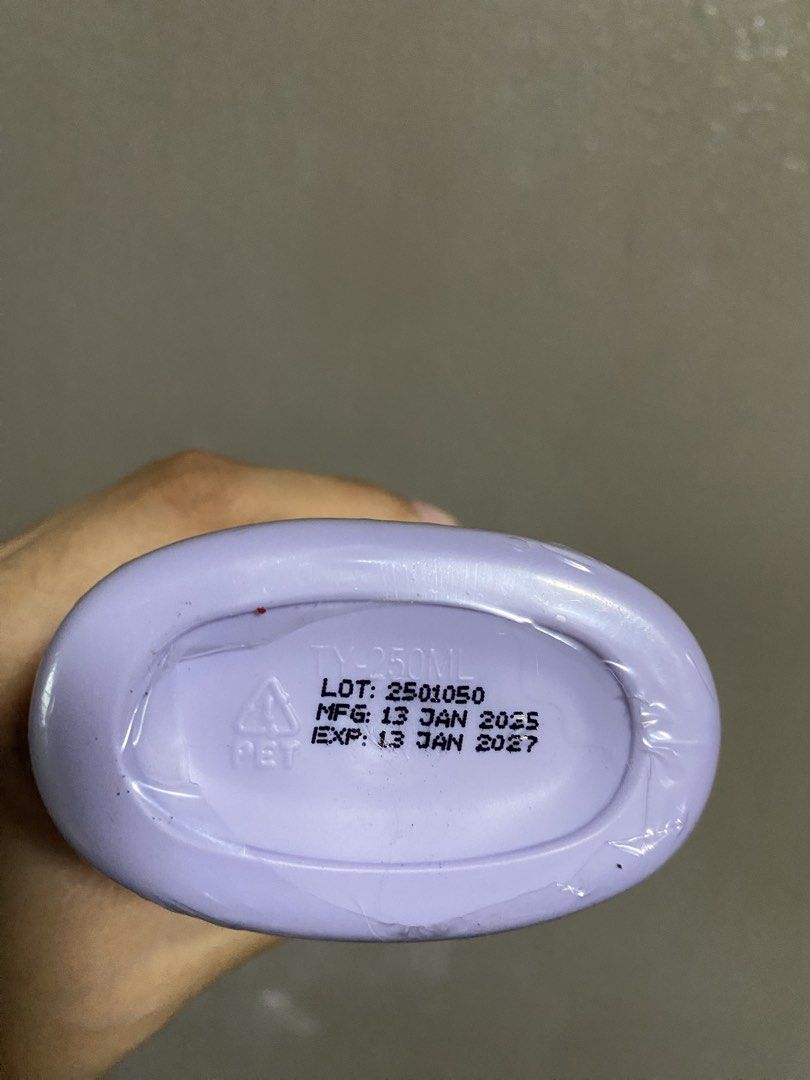 Manic Beauty Strengthening Conditioner (Category: Hair) located in Paranaque City. Submitted by d_clutterss (Listing ID 1454840971, Image 3). Description: - Manic Strengthening Conditioner - Cloud-like formula for soft, protected hair - Protects hair from heat damage - Best paired with Manic Like A Daydream Shampoo - 250ml bottle - rfs extra - sealed.