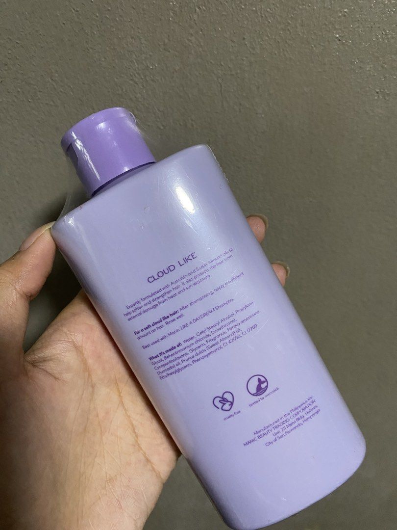 Manic Beauty Strengthening Conditioner (Category: Hair) located in Paranaque City. Submitted by d_clutterss (Listing ID 1454840971, Image 2). Description: - Manic Strengthening Conditioner - Cloud-like formula for soft, protected hair - Protects hair from heat damage - Best paired with Manic Like A Daydream Shampoo - 250ml bottle - rfs extra - sealed.