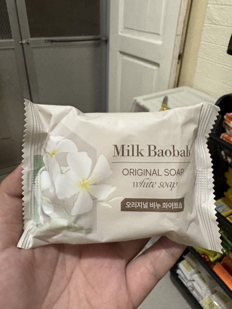 MILK BAOBAB ORIGINAL WHITE SOAP 85 GRAMS (Category: Bath) located in Las Pinas. Submitted by tintindahan (Listing ID 1454891152, Image 2). Description: ORIGINAL MILK BAOBAB SOAP WHITE SOAP KOREA SOAP FOR ALL SKIN, FACE AND BODY.