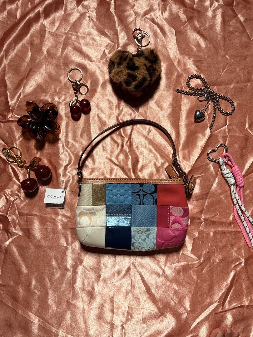 mini patchwork (Category: Shoulder Bags) located in Manila. Submitted by chic_coach (Listing ID 1454877663, Image 2). Description: .