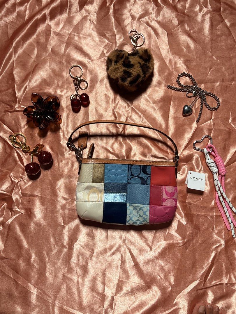 mini patchwork (Category: Shoulder Bags) located in Manila. Submitted by chic_coach (Listing ID 1454877663, Image 3). Description: .