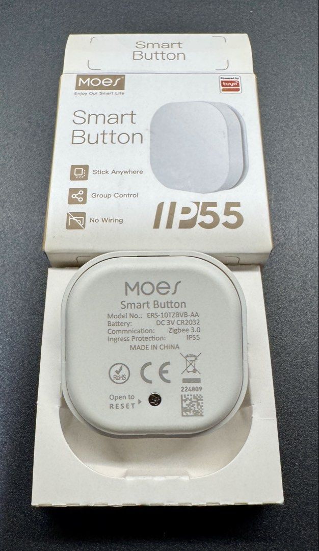MOES Smart Button (Category: Entertainment Systems & Smart Home Devices) located in Singapore. Submitted by h_insight (Listing ID 1454896098, Image 2). Description: MOES Smart Button (white) IP55 Zigbee 45 x 45 x 12.5 (mm).