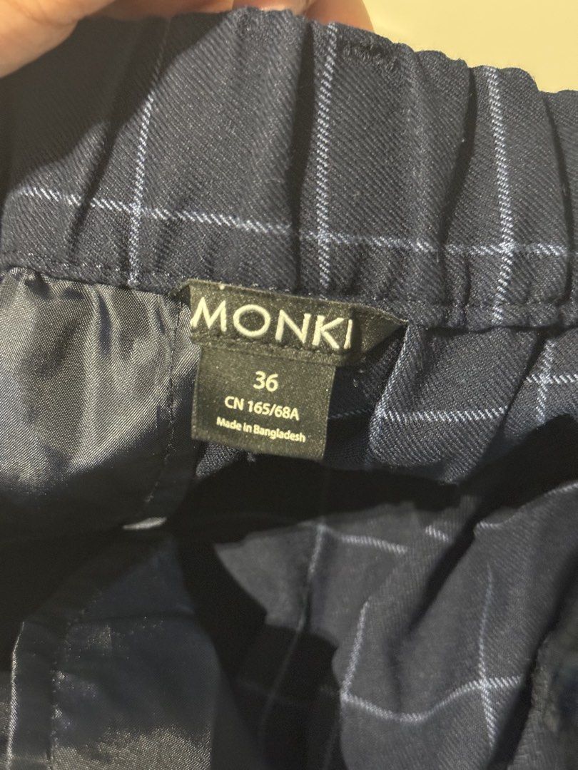Monki Navy Blue Plaid Tailored Trousers (Category: Other Bottoms) located in Manila. Submitted by qfclutz (Listing ID 1454805418, Image 3). Description: - Navy blue plaid details - Tailored fit with front pleats - Versatile for work or casual wear.