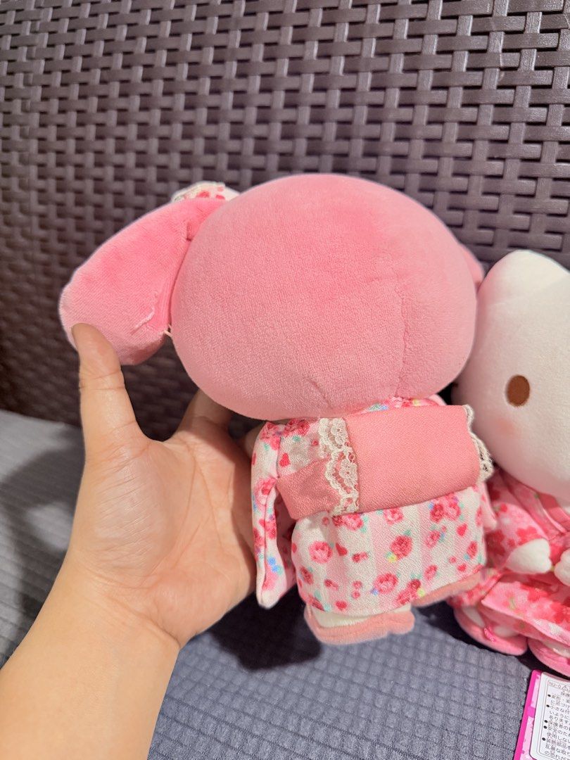 MY MELODY AND HELLO KITTY KIMONO (Category: Coats, Jackets and Outerwear) located in Caloocan City. Submitted by fluffy.stuff10 (Listing ID 1454916048, Image 2). Description: both for 800.