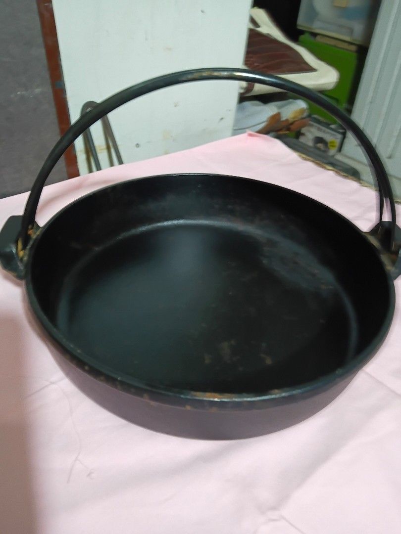 Nambu tekki sukiyaki pan, cast iron, 24cm code #7 (Category: Cookware & Accessories) located in Paranaque City. Submitted by 4thestate.surplusan (Listing ID 1454881623, Image 1). Description: nambu tekki cast iron sukiyaki cook pot, 24cmx 5cm. used. see photos.