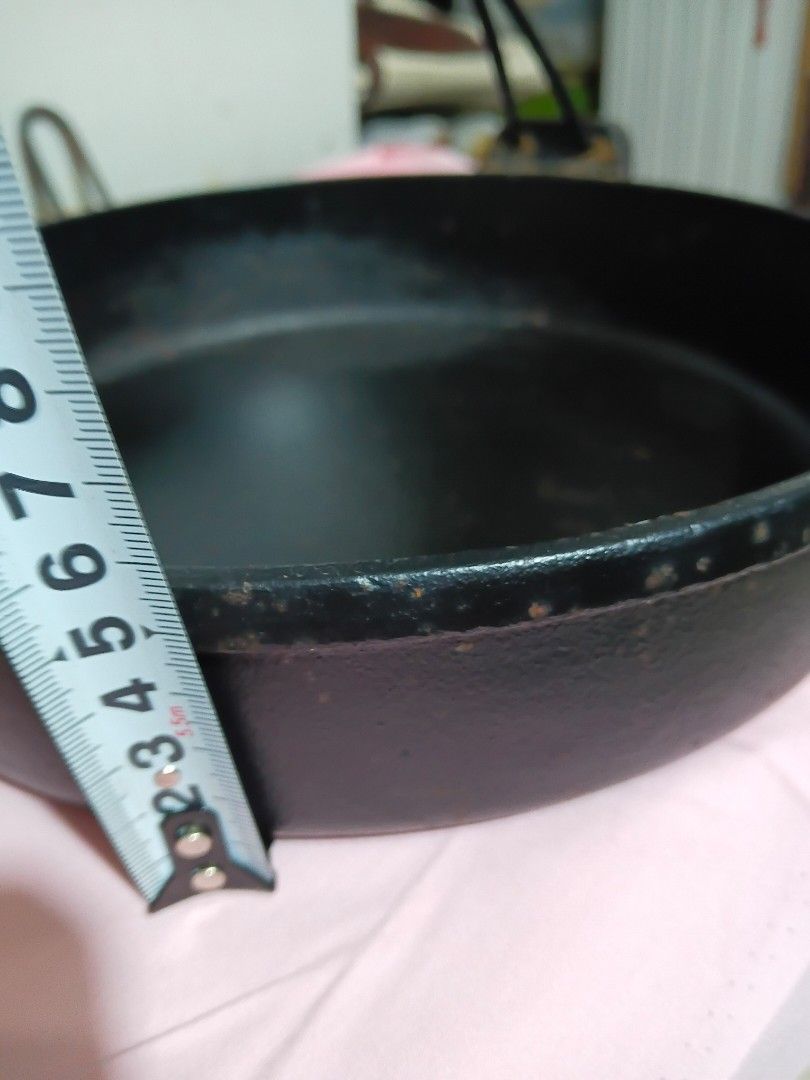 Nambu tekki sukiyaki pan, cast iron, 24cm code #7 (Category: Cookware & Accessories) located in Paranaque City. Submitted by 4thestate.surplusan (Listing ID 1454881623, Image 3). Description: nambu tekki cast iron sukiyaki cook pot, 24cmx 5cm. used. see photos.