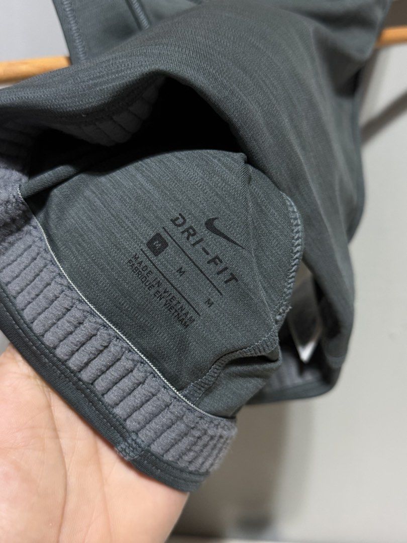 Nike (Category: Undergarments & Loungewear) located in Bulacan. Submitted by eman02 (Listing ID 1454895225, Image 3). Description: swoosh Medium-Support 1-Piece Pad Sports Bra 💥 REMINDERS: 📢 Thrifted pieces — may have minor flaws, manage expectations 🎨 Colors may vary due to lighting 💳 Payment: GCash / Bank Transfer 📦 Courier: J&T happy Thrifting 🛒😁❤️ “📌 Disclaimer: Hindi po ito affiliated, sponsored, o official product ng anumang brand.”