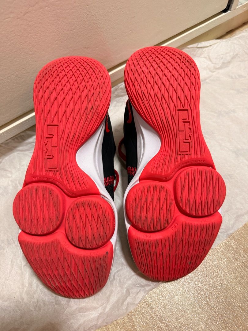 Nike LeBron Witness 5 "Bred" (Category: Sneakers) located in Valenzuela. Submitted by reireigh_86.cloud (Listing ID 1454773359, Image 3). Description: Forsale Nike LeBron Witness 5 "Bred" Slightly used Size 6 (US).
