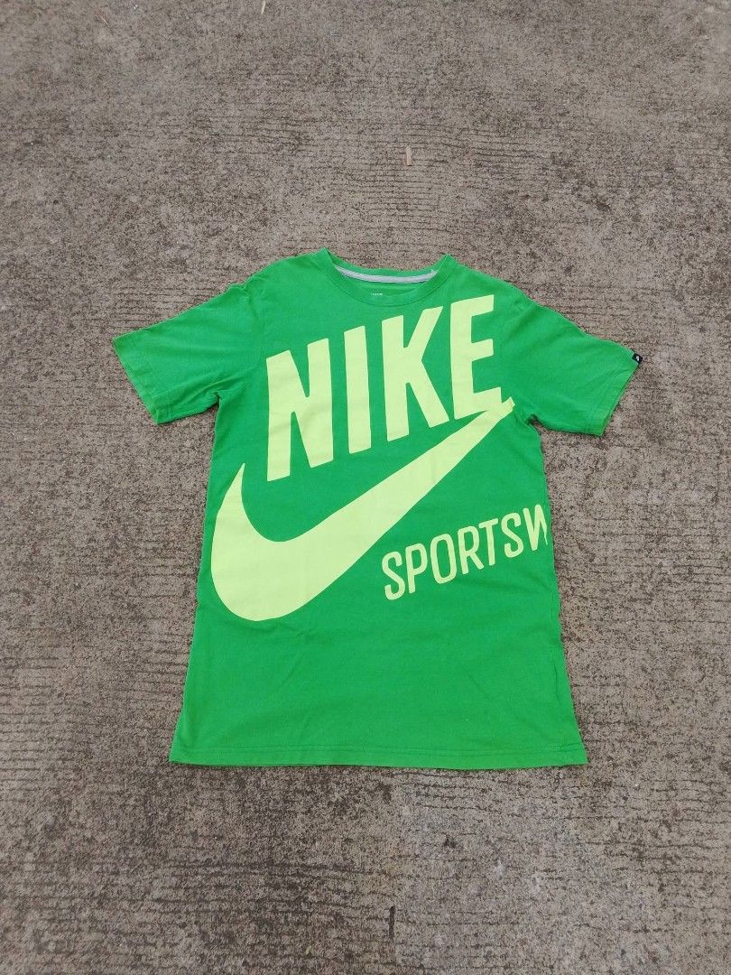 NIKE SPORTSWEAR SHIRT (Category: Tshirts & Polo Shirts ) located in Naga. Submitted by choythrift (Listing ID 1454751507, Image 1). Description: NIKE SPORTSWEAR SHIRT Condition: 9/10 Color rate: 9/10 Plus shipping fee J and t , flash express /drop off urban chicc Meet up around Naga city and Magarao Location: Naga City, Bicol Direct Message 💌.