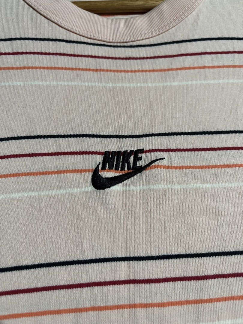 Nike Tshirts (Category: Tshirts & Polo Shirts ) located in Maribojoc. Submitted by nayer (Listing ID 1454782560, Image 3). Description: Men’s N!k3 Sportswear Embroidered Logo Stripe Loose Knit Sports Short Sleeve Pink T-Shirt Embroidered logo Excellent 9.8/10 color rate Large on tag AD: W20 * L29.5.