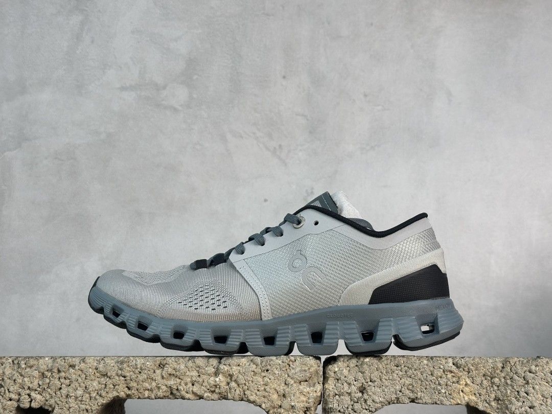 On Cloud X (Category: Sneakers) located in Kuala Lumpur. Submitted by khai.uasneakers (Listing ID 1454881069, Image 2). Description: ✅ Sizes: Euro 36–47 ✅ Postage Included (West Malaysia) 📦 Properly packed before dispatch. 📸 Real item photos uploaded. 📬 Feel free to contact me anytime. Ref: S5340.99595.
