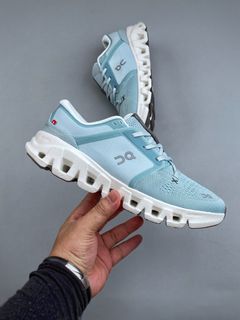 (Category: ) located in . Submitted by awesome_sneakers (Listing ID 1454761366, Image 1). Description: .