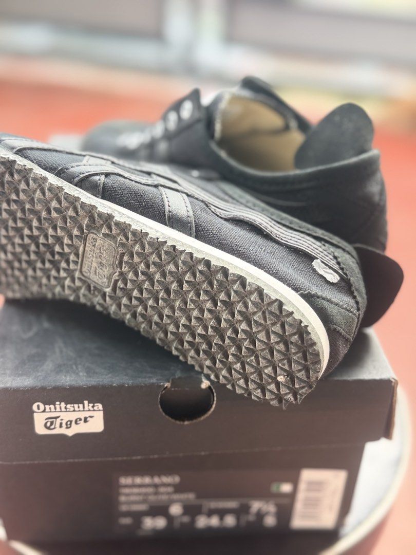 Onitsuka Mexico (Category: Sneakers) located in Dasmarinas. Submitted by 2018_jac (Listing ID 1454834946, Image 2). Description: Mexico black.