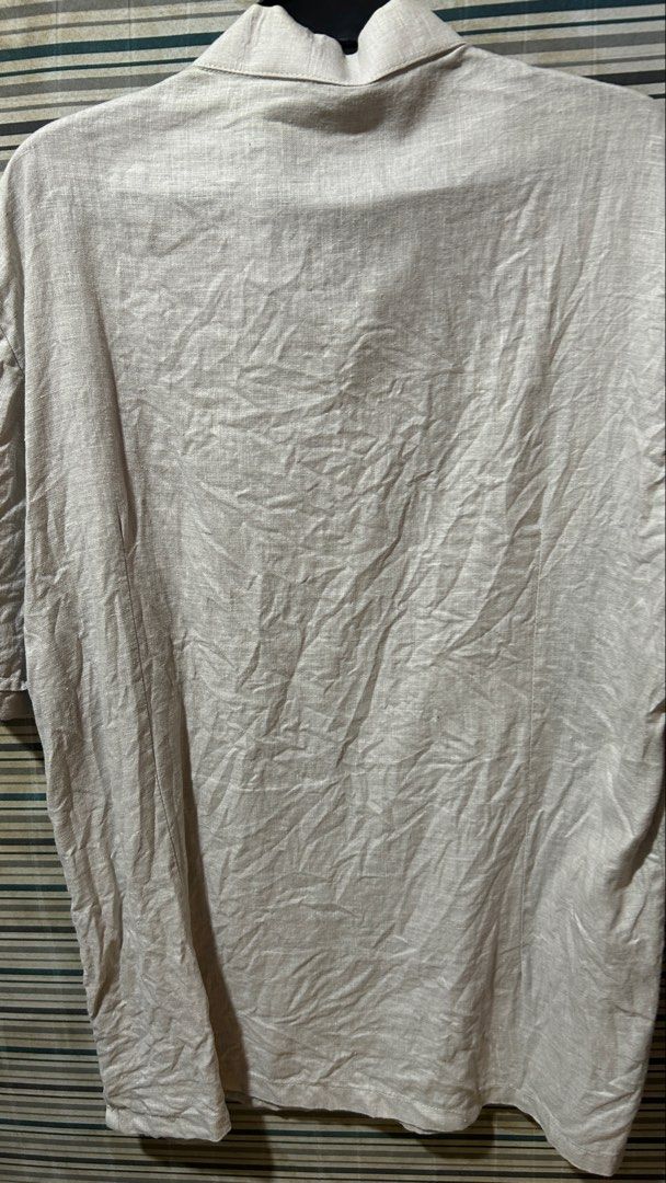 ORIGINAL Onesimus Polo Barong (Category: Tshirts & Polo Shirts ) located in Manila. Submitted by darwynx24 (Listing ID 1454904868, Image 3). Description: Good for office (preferably) or any events Chinese colar Slim fit .