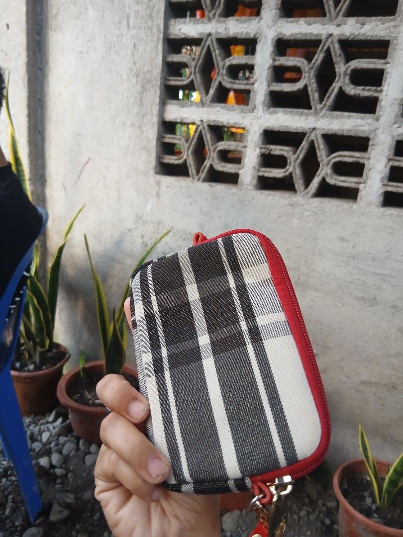 Paulfrank wallet (Category: Wallets & Card holders) located in Balingasag. Submitted by fastdragon_b19a6e (Listing ID 1454767671, Image 3). Description: super maganda as in di ka mag sisi kung eh mine mo.