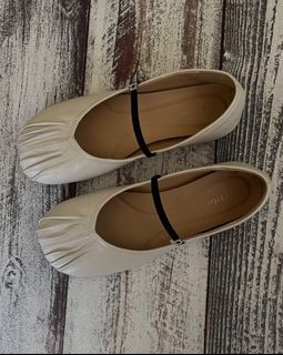 (Kategori: ) berada di . Dikirim oleh teh_lunaaa (ID iklan 1454941087, Gambar 1). Deskripsi: .