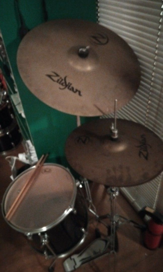 Pearl Drum Set with Zildjian Cymbals (Category: Musical Instruments) located in Manila. Submitted by kidchudiii (Listing ID 1454829453, Image 2). Description: !! SELLER IS OPEN TO SELLING INDIVIDUAL DRUMS OR CYMBALS RATHER THAN FULL KIT (5K PER DRUM/CYMBAL. NEGOTIABLE.)!! used Pearl drum set with Zildjian cymbals - Includes: kick, snare, 2 Toms, floor tom, kick and hats pedal, cymbal stands, hihats - Ideal for: home recording sessions, beginner d