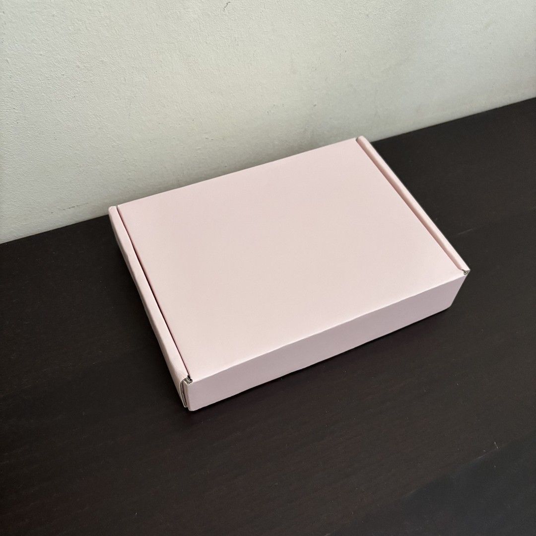 Pink small mini rectangular rectangle gift box (Category: Storage Boxes & Baskets) located in Singapore. Submitted by electricsgp (Listing ID 1454783985, Image 1). Description: .
