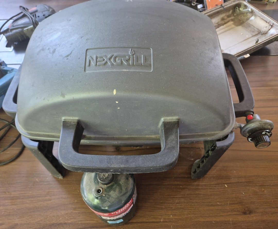 Portable griller (Category: BBQ, Grills & Hotpots) located in Cainta. Submitted by edison29.tiger (Listing ID 1454885976, Image 2). Description: Nexgrill Portable Griller.