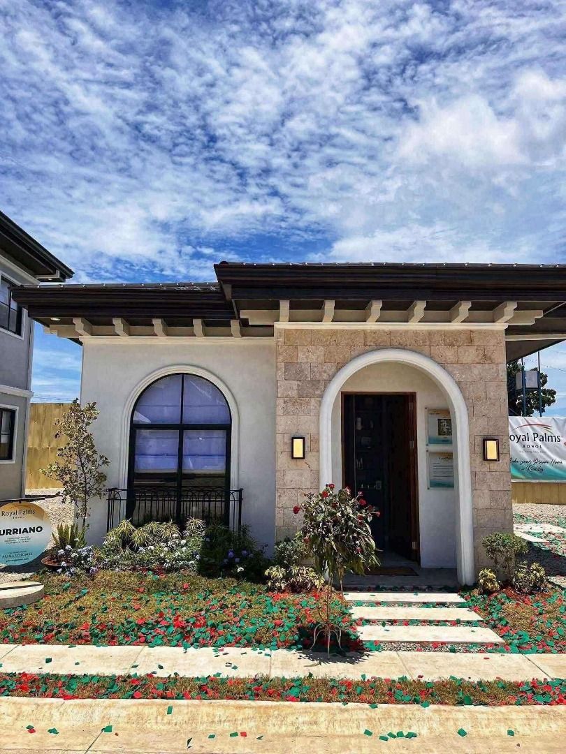 Pre-selling 3 Bedroom Bungalow Unit (Category: House & Lot) located in Caloocan City. Submitted by zion_alpha-jansen (Listing ID 1454849362, Image 3). Description: 🏡 Start Your Family's Next Chapter at Royal Palms Bohol! Imagine coming home to a modern Mediterranean-inspired home designed for growing families. ✨ 3 Bedrooms so you can give everyone their own comfortable space. ✨ 1 Toilet & Bath so you can enjoy everyday convenience. ✨ 56 sqm Floo