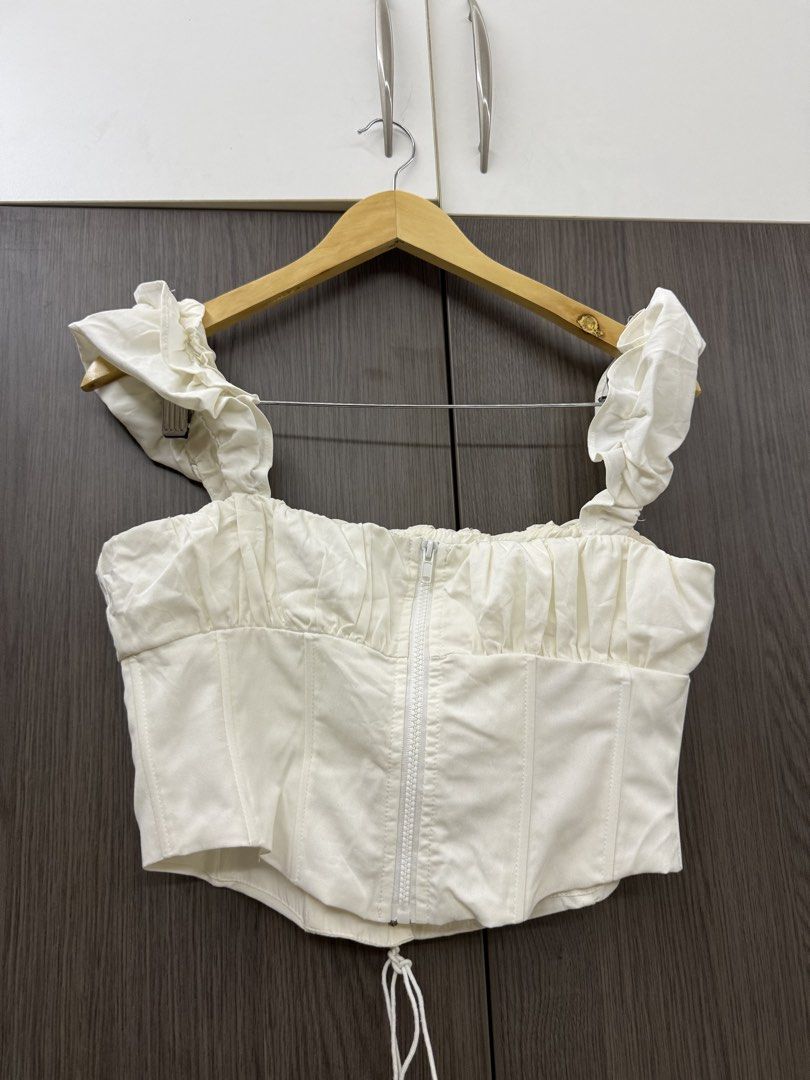 Princess Polly White corset top (Category: Blouses) located in Antipolo. Submitted by kathscloset_ (Listing ID 1454875967, Image 3). Description: .