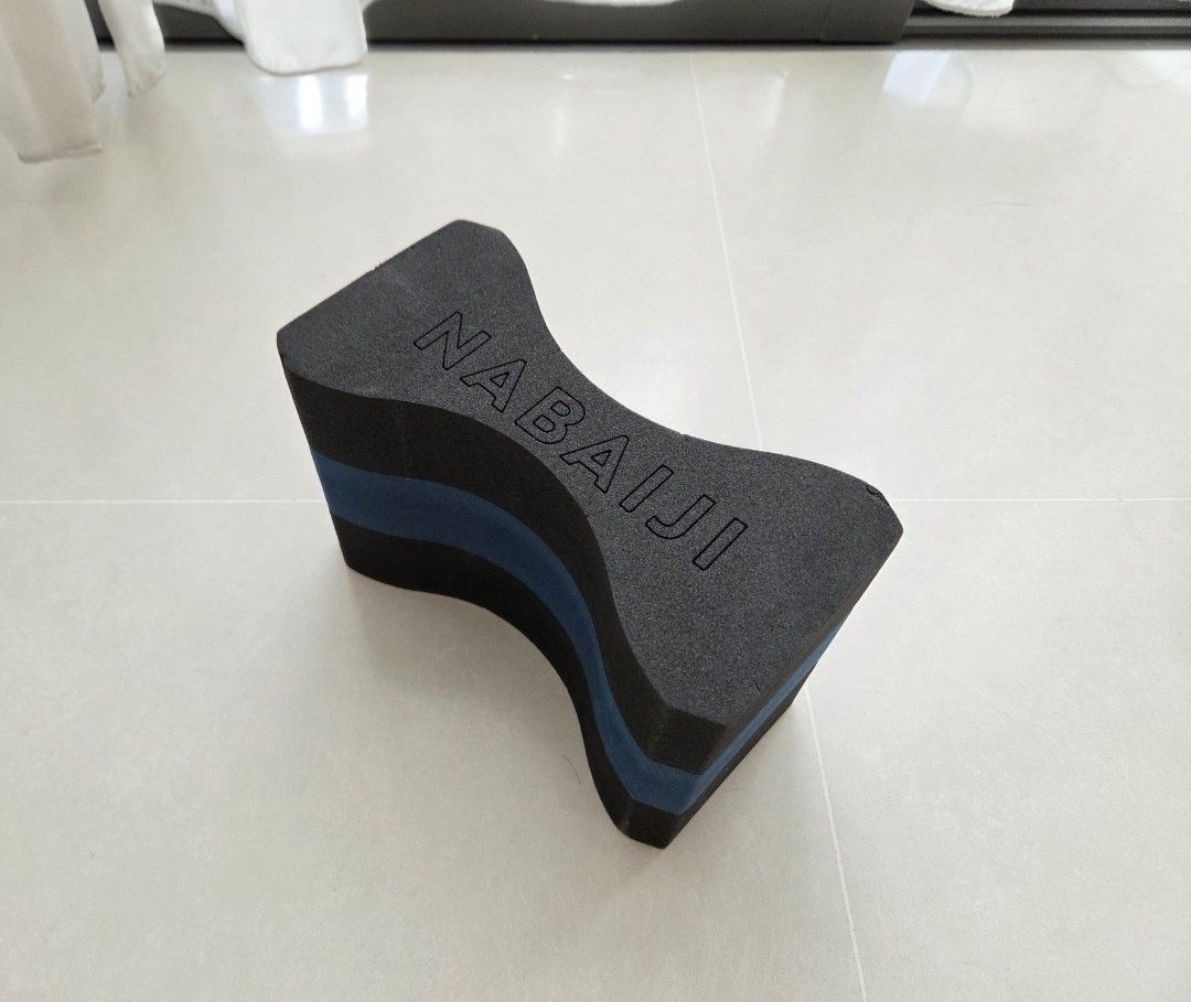 Pull buoy float (Category: Other Sports Equipment and Supplies) located in Singapore. Submitted by missinthemall (Listing ID 1454853184, Image 1). Description: .